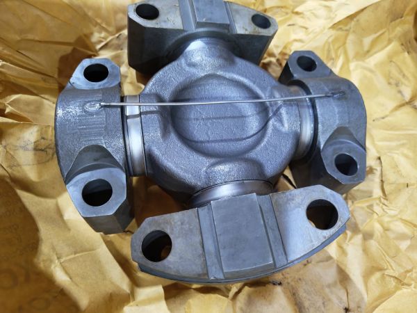 Крестовина Е12979795 Hitachi