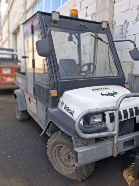 Гольфмашина Bobcat 2200D