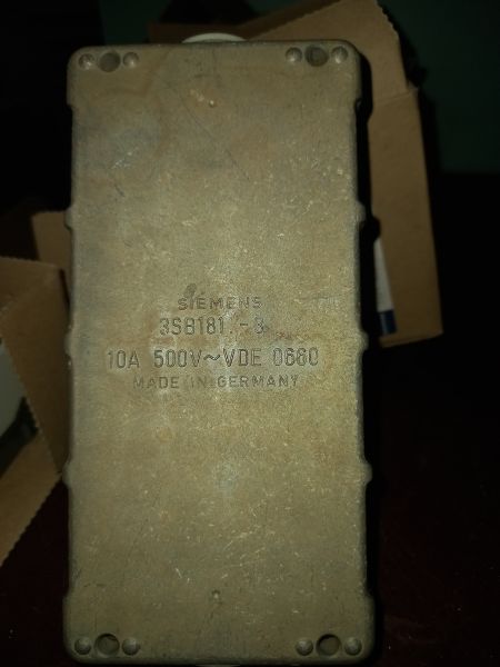 Пост кнопочный Siemens 3SB181-3 б/у