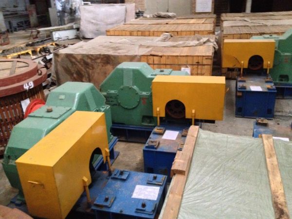 Подводящий конвейер укладчика с лентой