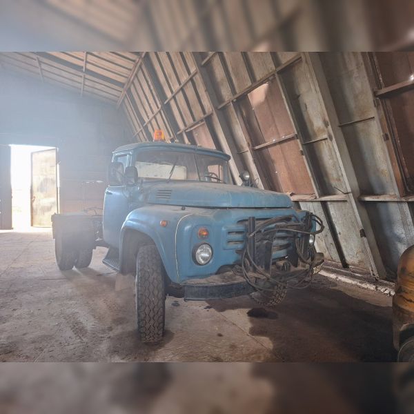 Автомобиль ЗиЛ-431412 КО-713 специальная