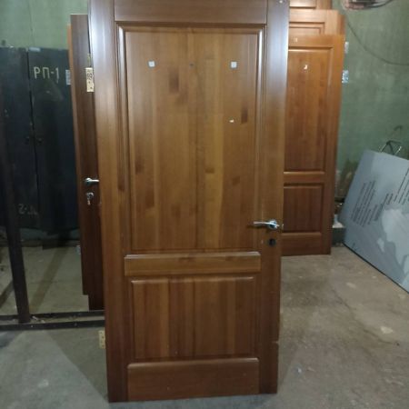 Дверь деревянная 