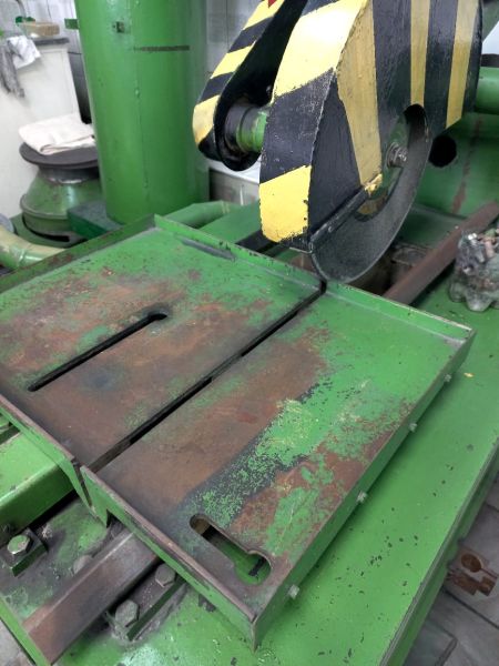 Станок для резки огнеупорного кирпича 123.00