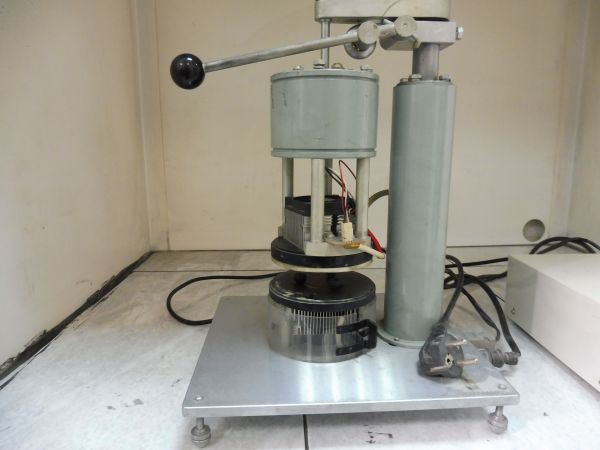 Установка для определения коэф.теплопров