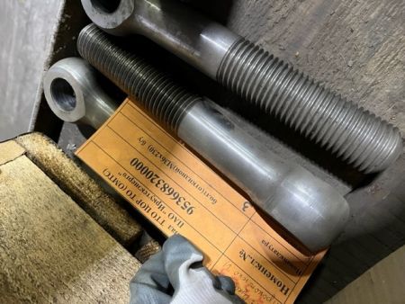 болт(откидной)М36х230)  б/у