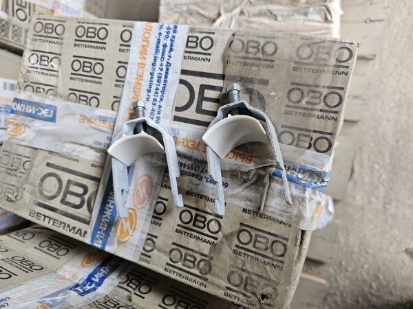 Скоба металлическая двухлапковая СМД 38