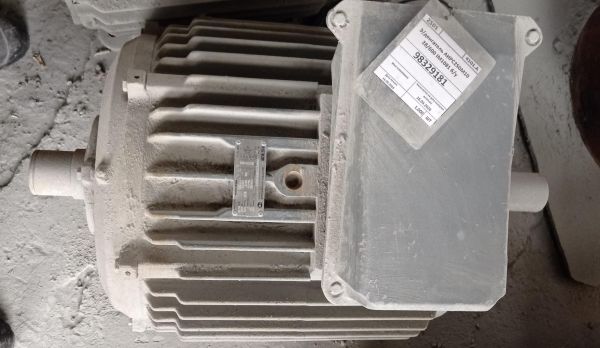 Э/двигатель АИРС250М10 28/600 IM1081 б/у