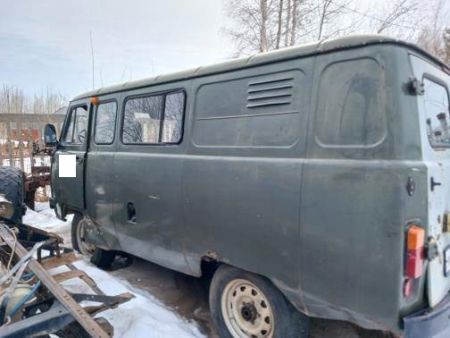 Автомобиль на ходу. 