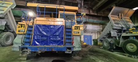 Карьерный самосвал 7555B Белаз