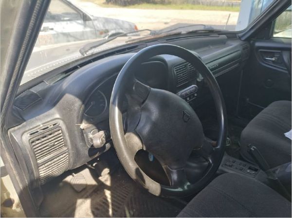 Автомобиль Газ - 3102                         