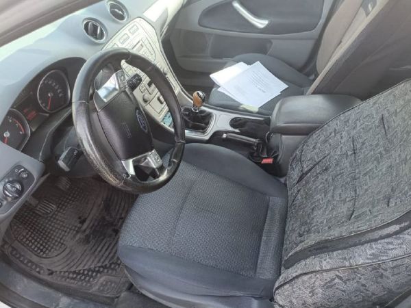 Автомобиль  Ford Mondeo