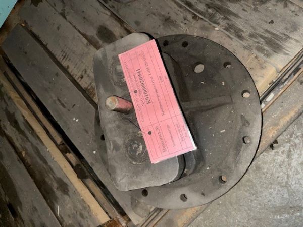 Крышка переднего стула Т-185/220-130 б/у