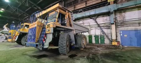 Карьерный самосвал 7555B Белаз
