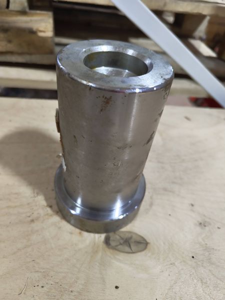 Вал 17M-27-21330 Komatsu