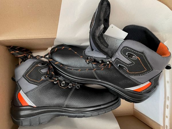 Ботинки кожаные с защ поликарб подн 200Дж, МБС, зимние (натур.мех), подошва ПУ/нитрил с антискользящ. протектором, р.42, ТР ТС 019/2011