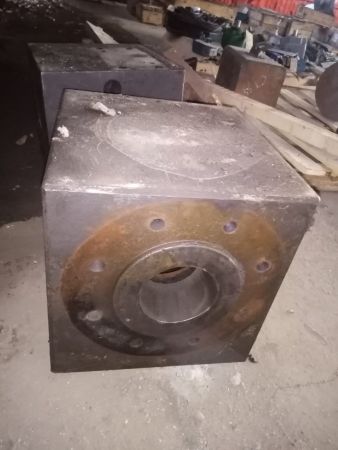 НПА_Корпус наполнительно-слвиного клапана (правый) 400*370*380 Б/У