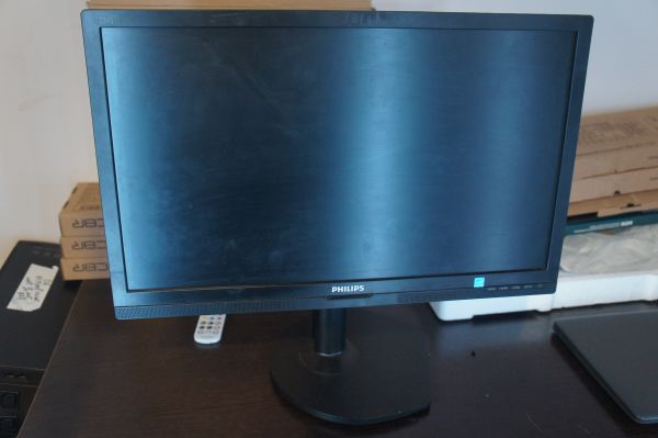 Монитор  для АРМ Офис, Инж ПК 21,5" Philips 21S6QYMB