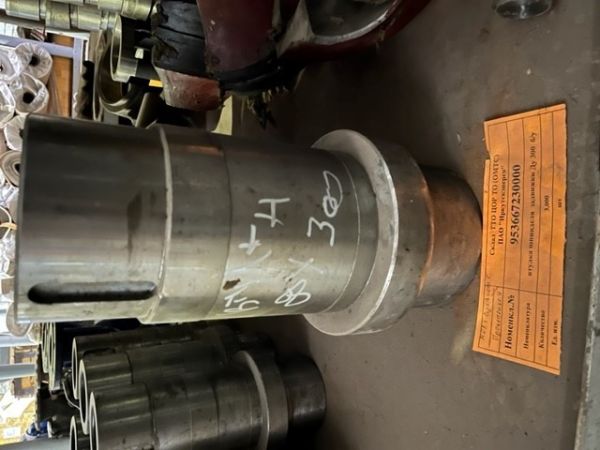 втулка шпинделя  задвижки Ду 300  б/у
