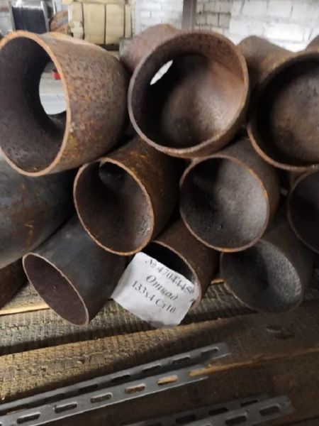 Отвод 133х4 Ст10