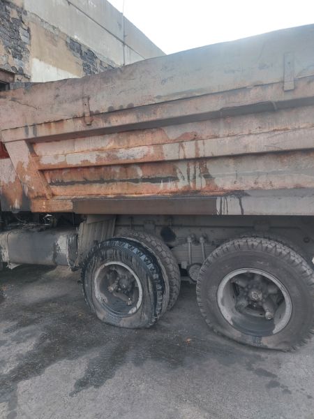 САМОСВАЛ  КАМАЗ-55111
