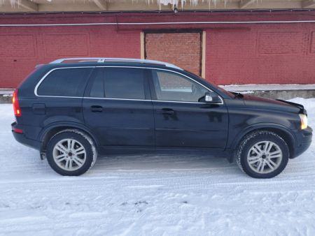 Автомобиль Volvo XC90