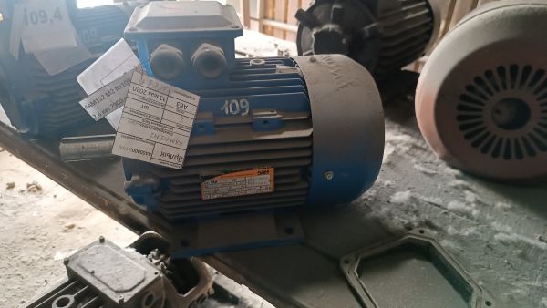 Двигатель_4АМ 112 М2