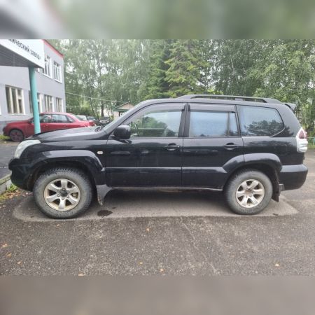 Автомобиль TOYOTA LAND CRUSER