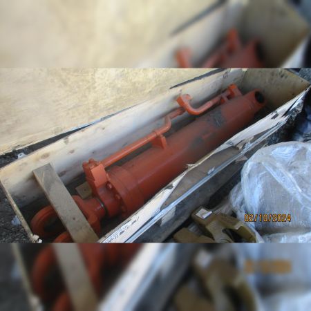 Цилиндр стрелы правый 400309-00391В