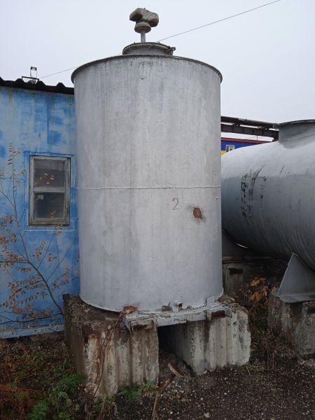 Емкость металлическая объемом 3,1 м3