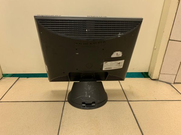 Монитор Samsung 172V Монитор Samsung 172V