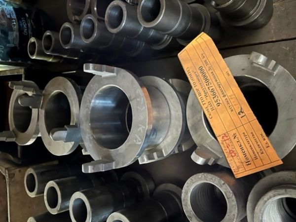 втулка фиксирующая Ду 300  б/у