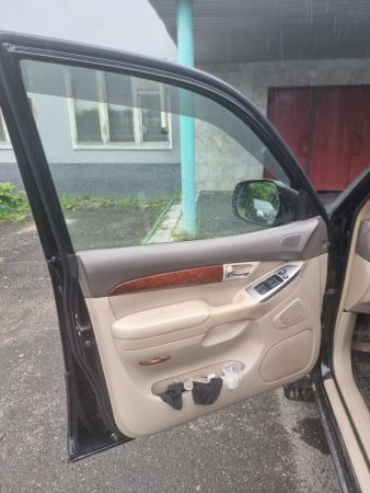 Автомобиль TOYOTA LAND CRUSER