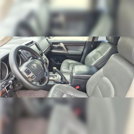 TOYOTA LAND CRUISER 200