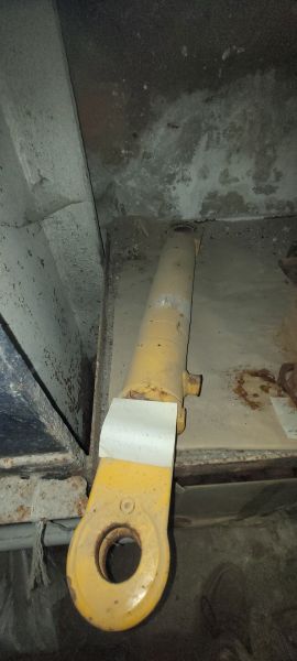 Цилиндр VOE11107837