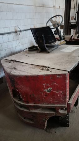 Электропогрузчик ЕВ735