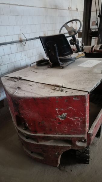 Электропогрузчик ЕВ735