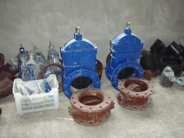 Задвижка клиноваячугунная ДУ 300 РУ 16	