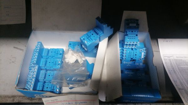 НПА_Finder Розетка с винтовыми клеммами