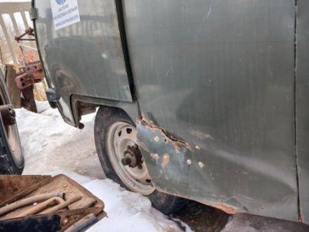 Автомобиль на ходу. 