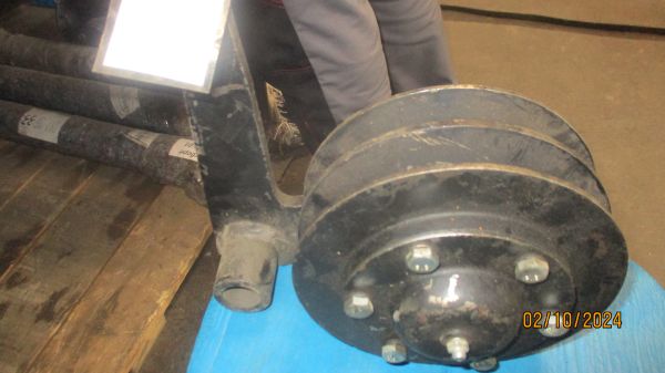 Ролик натяжной правый 75404-1308110