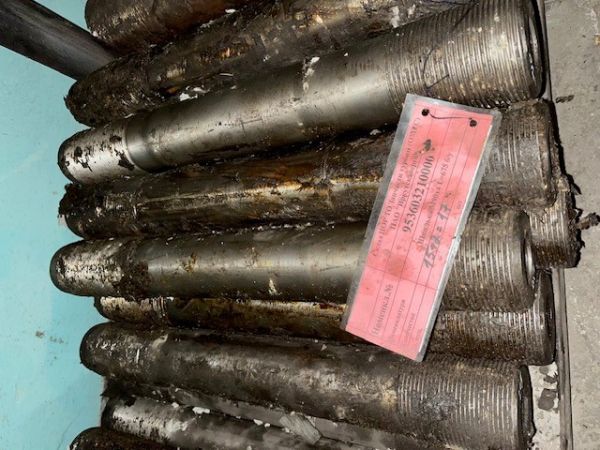 Шпилька М90х4 L=675 б/у