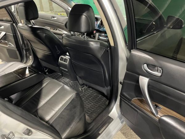 Автомобиль Nissan Teana