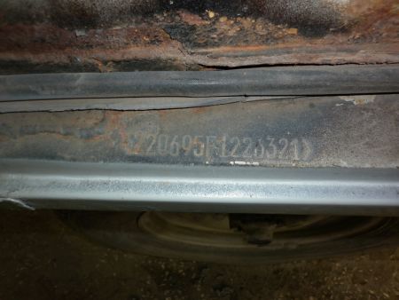 Автомобиль УАЗ 220695-04            