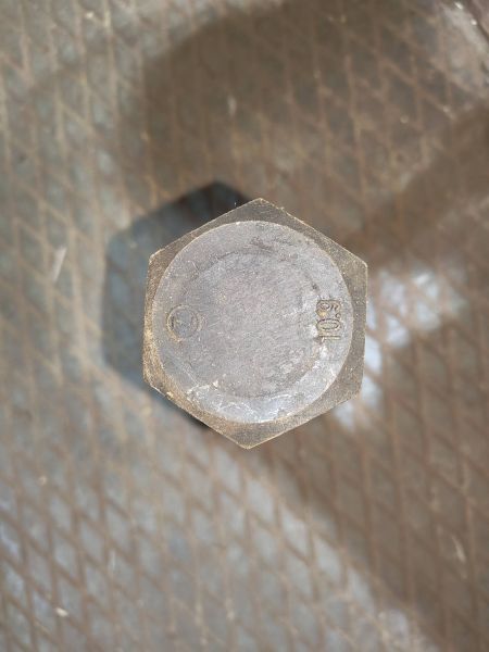 Болт J833618 Hitachi