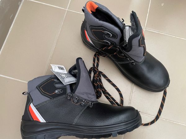 Ботинки кожаные с защ поликарб подн 200Дж, МБС, зимние (натур.мех), подошва ПУ/нитрил с антискользящ. протектором, р.46, ТР ТС 019/2011