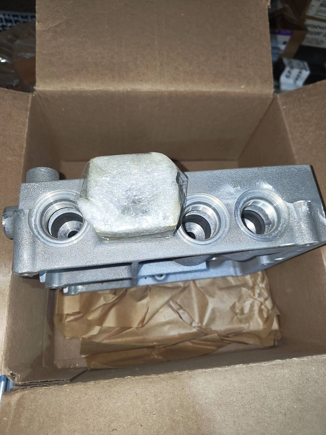 Корпус клапана 333065800 Cummins