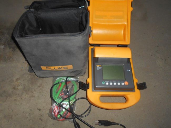 МЕГОМЕТР FLUKE-1550
