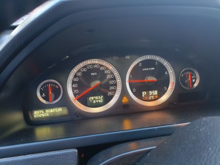 Автомобиль Volvo XC90