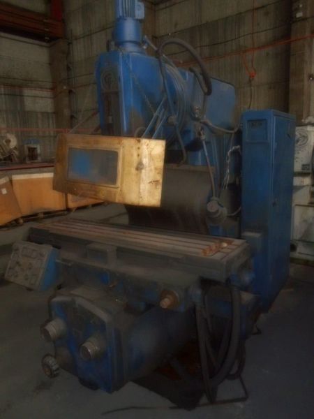 Станок вертикально-фрезерный 6Т12