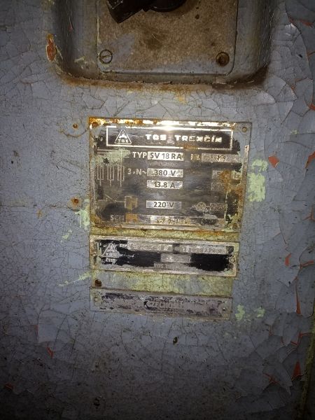 Станок токарный TOS SV-18RA